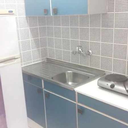 With One Bedroom In Alvor With Wonderful City View And Wifi 100 M From The Beach Apartamento Portimão